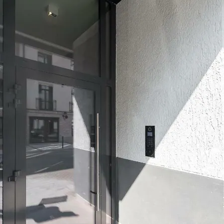 Apartment Happy Historic Center, Self Check-in, Ac, Parking In The Undergrnd Garage,